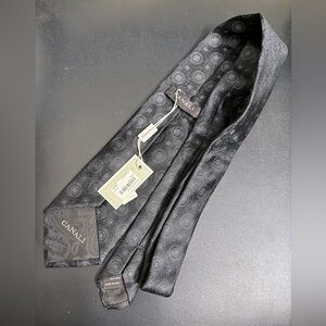 NWT Canali 100% silk tie Black w/ grey geometric pattern. Made in Italy.